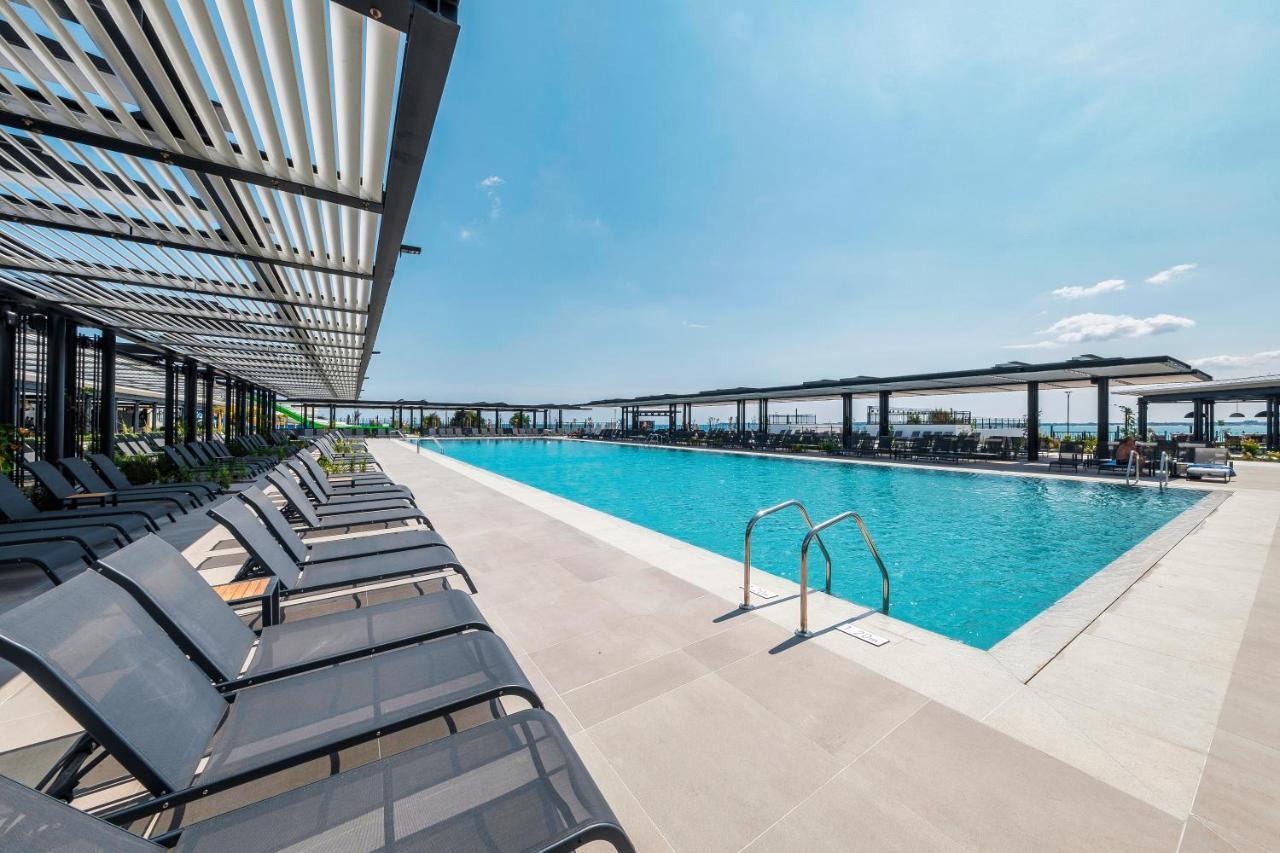 Voya Beach Resort Sveti Vlas Eksteriør bilde Skyline pool
