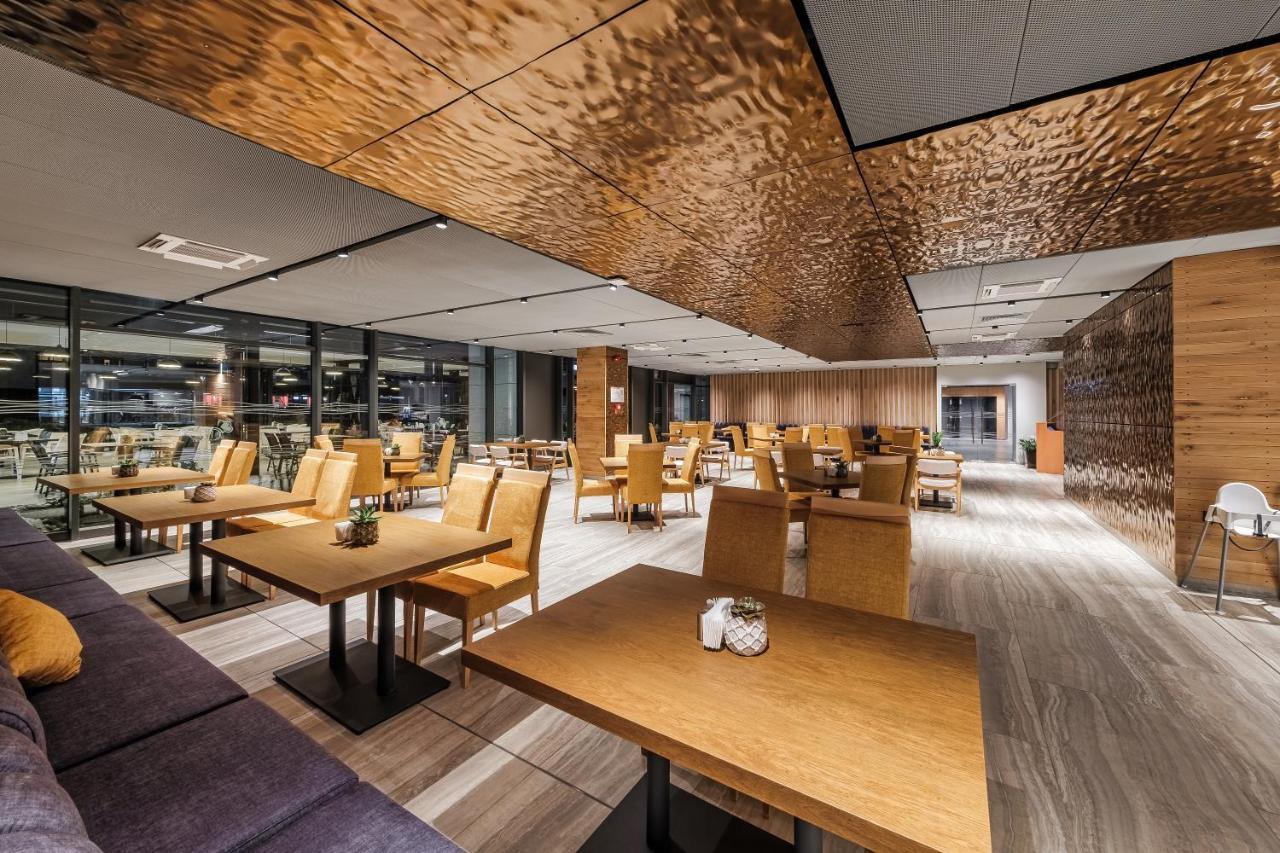 Voya Beach Resort Sveti Vlas Eksteriør bilde The lounge at Terminal 1