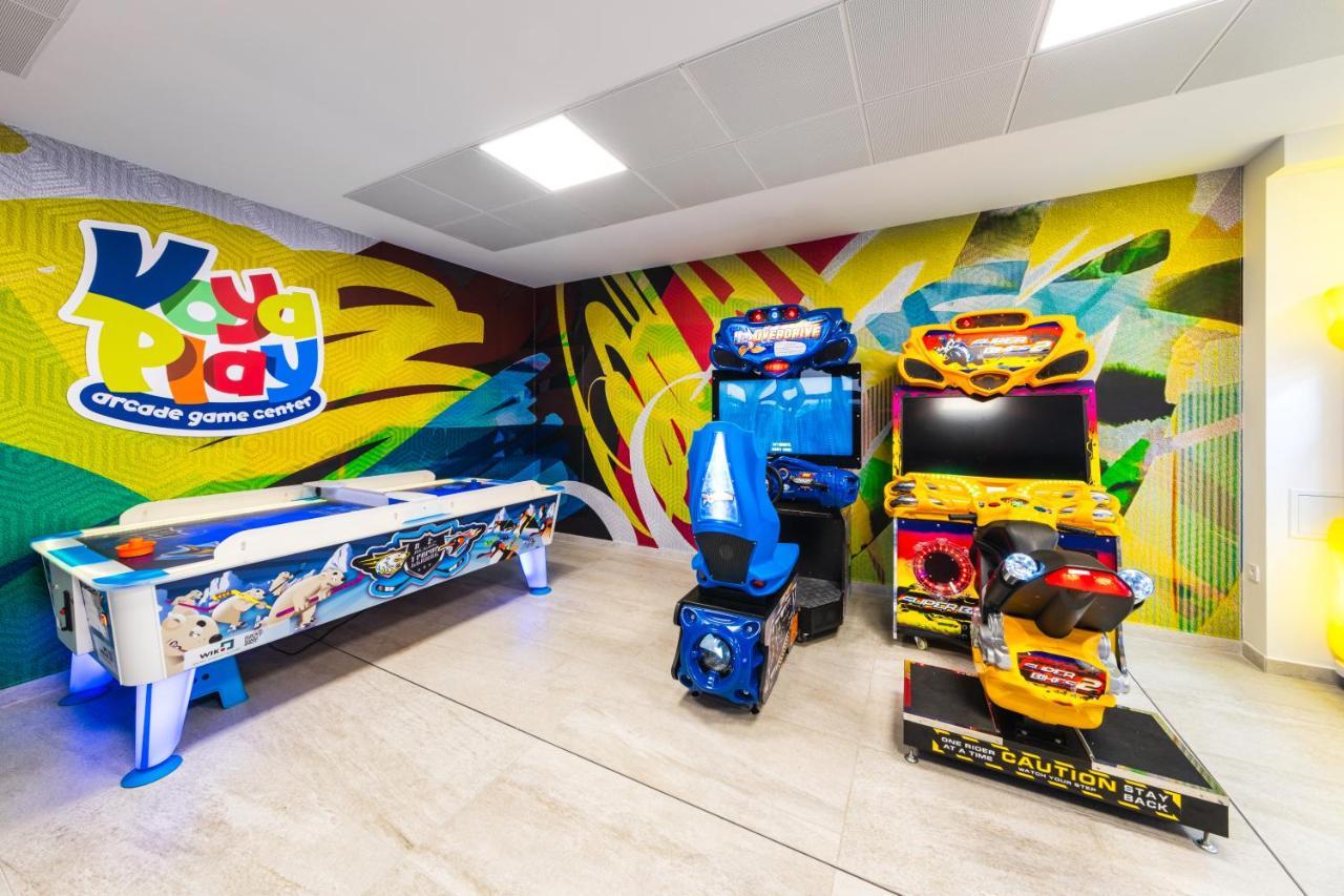 Voya Beach Resort Sveti Vlas Eksteriør bilde A typical arcade