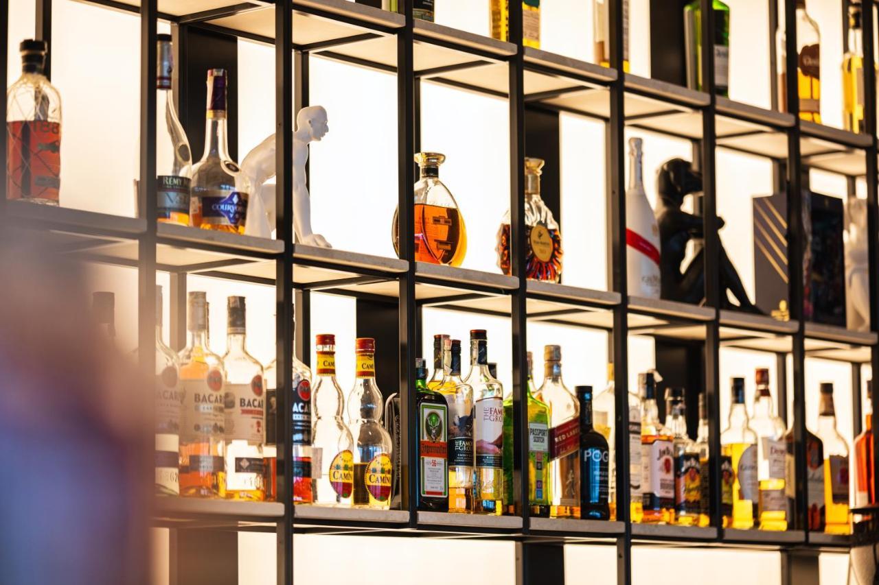 Voya Beach Resort Sveti Vlas Eksteriør bilde A selection of liqueurs