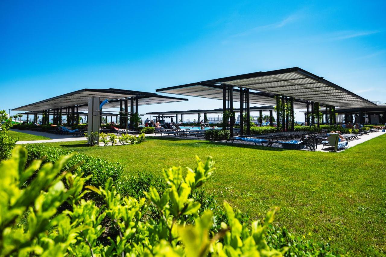 Voya Beach Resort Sveti Vlas Eksteriør bilde The rooftop garden